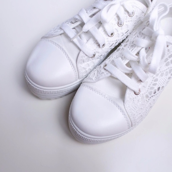 “Excuse Me While I Kiss The Sky” - Picture 7 of 8